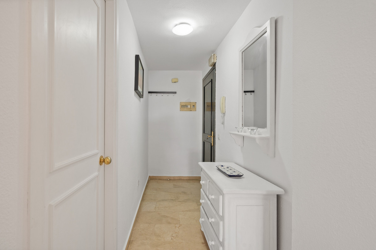 1 Dormitorios Apartamento en Venta en Estepona — view 7