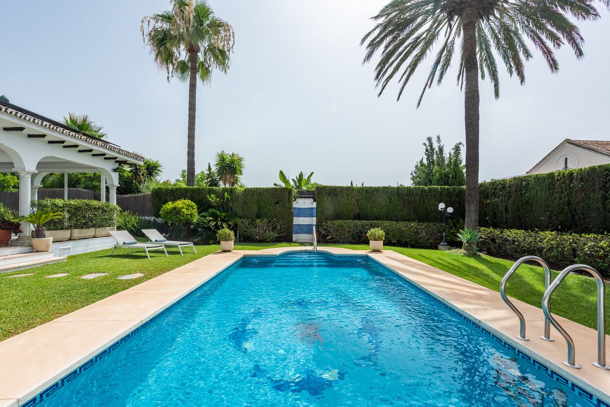 4 Bedroom Villa for Sale in San Pedro de Alcántara — 6