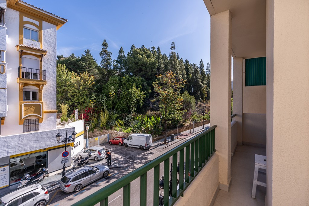 2 Bedroom Apartment for Sale in Marbella — view 6