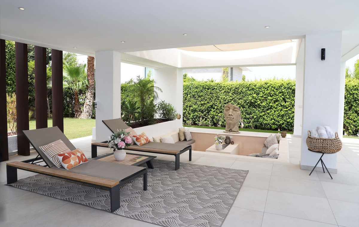 5 Bedroom Villa for Sale in New Golden Mile — view 18