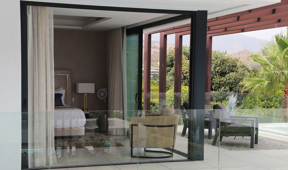 5 Bedroom Villa for Sale in New Golden Mile — view 20
