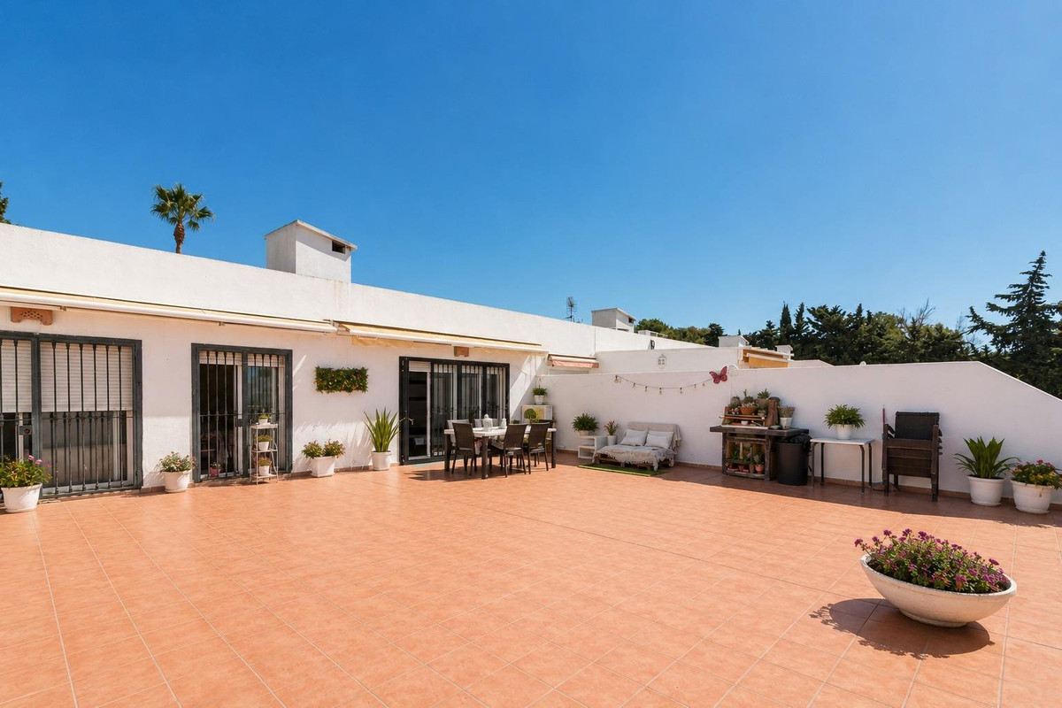 2 Bedroom Apartment for Sale in Marbella