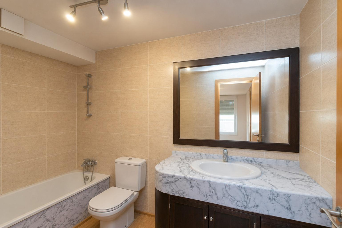 2 Bedroom Apartment for Sale in Marbella — 8
