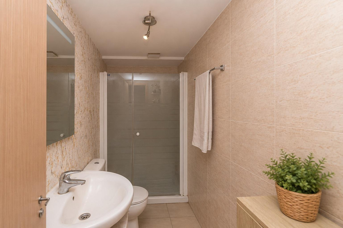 2 Bedroom Apartment for Sale in Marbella — view 10