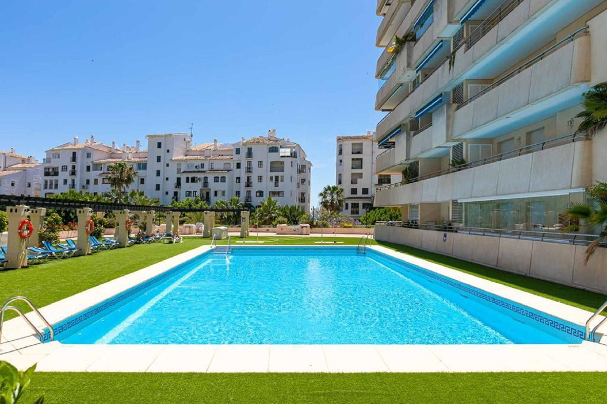 2 Bedroom Apartment for Sale in Puerto Banús