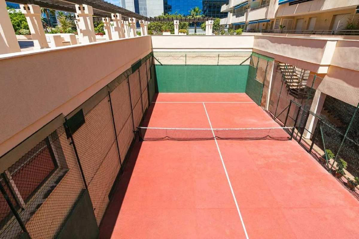 2 Bedroom Apartment for Sale in Puerto Banús — 2