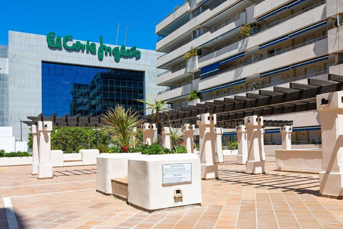 2 Bedroom Apartment for Sale in Puerto Banús — 4