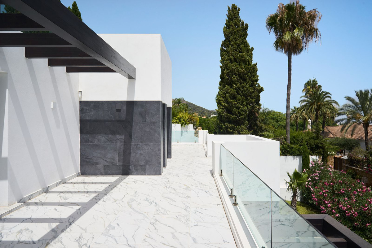 5 Bedroom Villa for Sale in Sierra Blanca — view 11