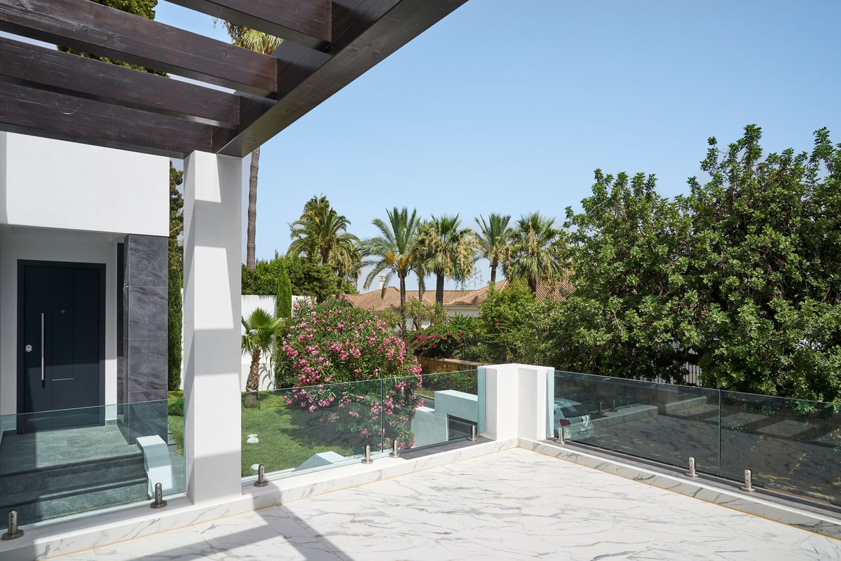 5 Bedroom Villa for Sale in Sierra Blanca — view 12