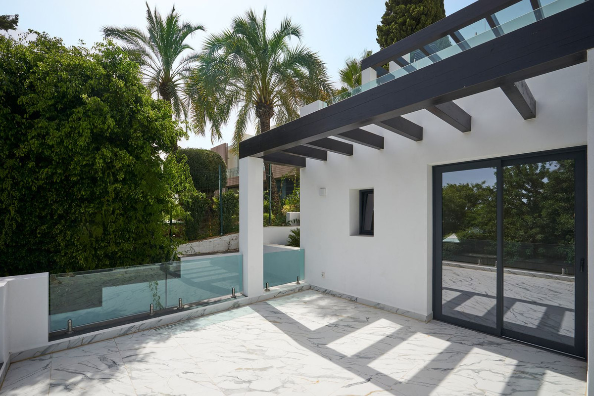 5 Bedroom Villa for Sale in Sierra Blanca — view 14