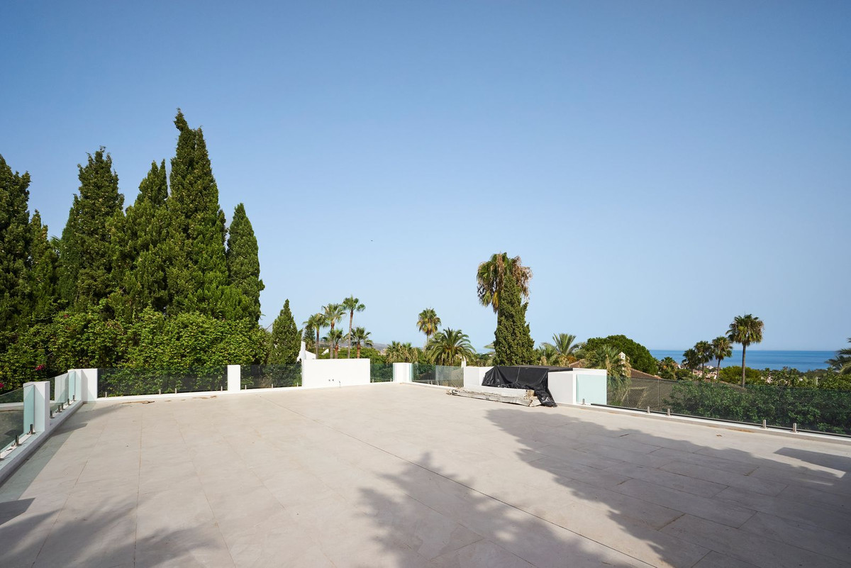 5 Bedroom Villa for Sale in Sierra Blanca — view 17