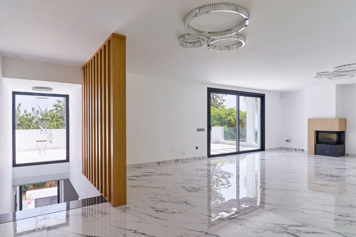 5 Bedroom Villa for Sale in Sierra Blanca — view 19