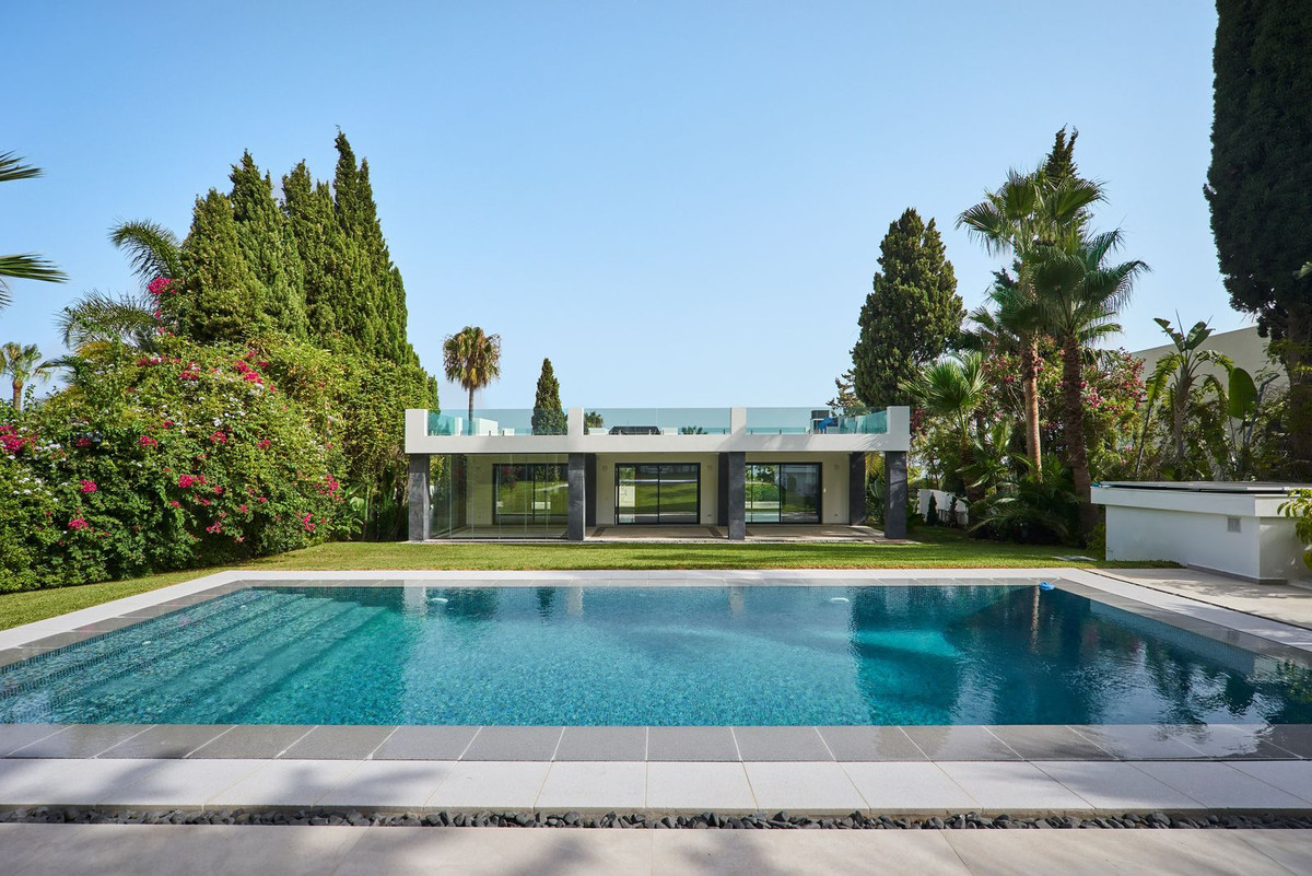 5 Bedroom Villa for Sale in Sierra Blanca — view 5