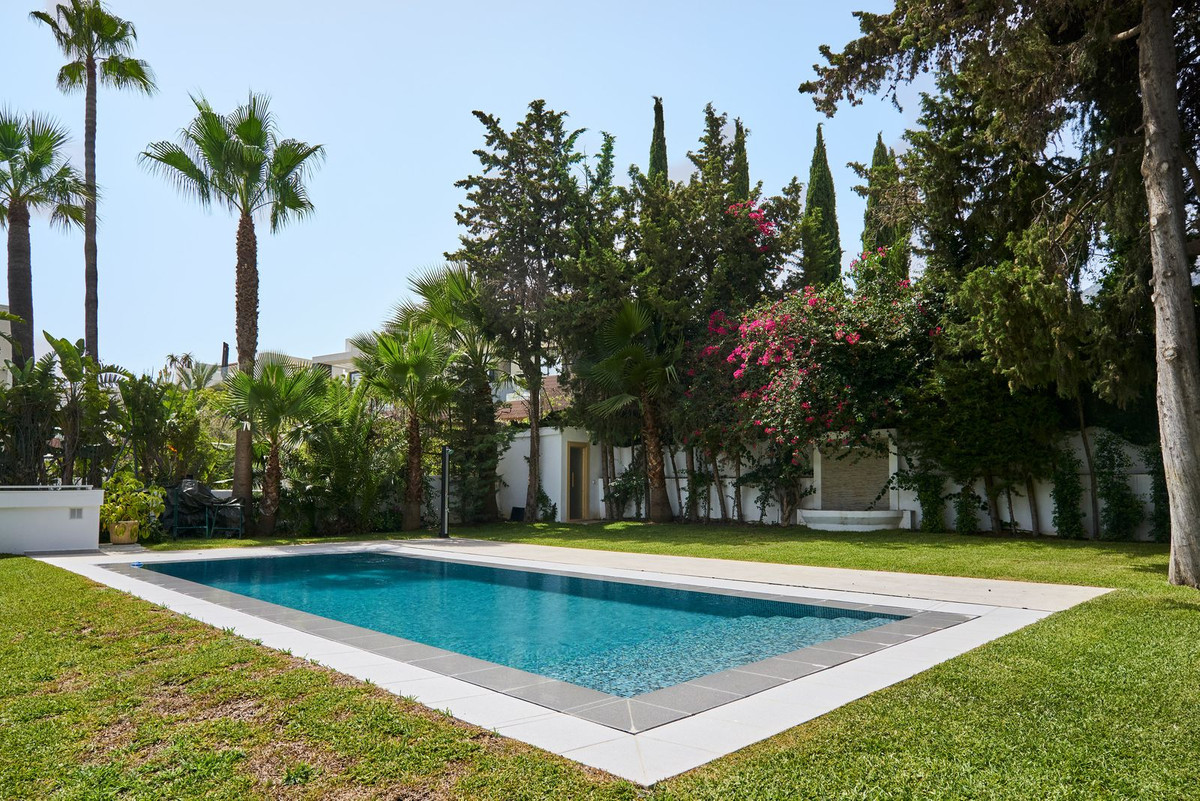 5 Bedroom Villa for Sale in Sierra Blanca — view 6