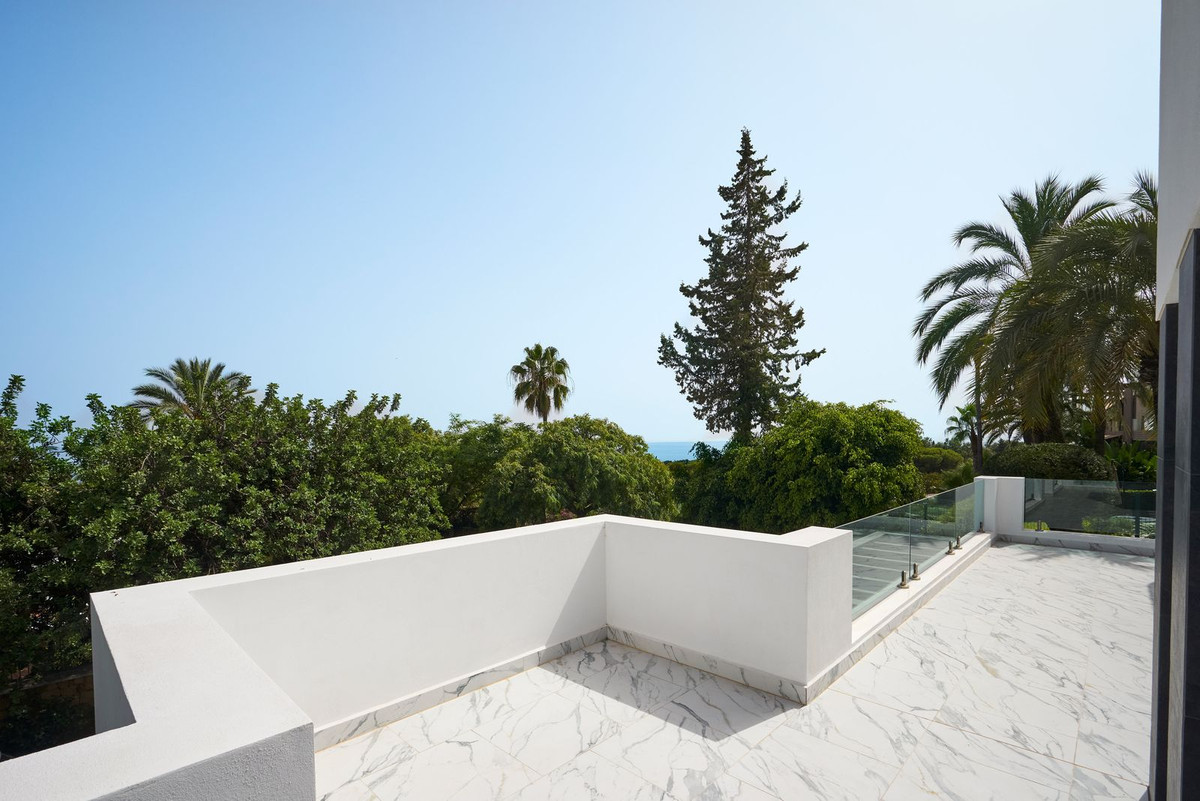 5 Bedroom Villa for Sale in Sierra Blanca — view 10