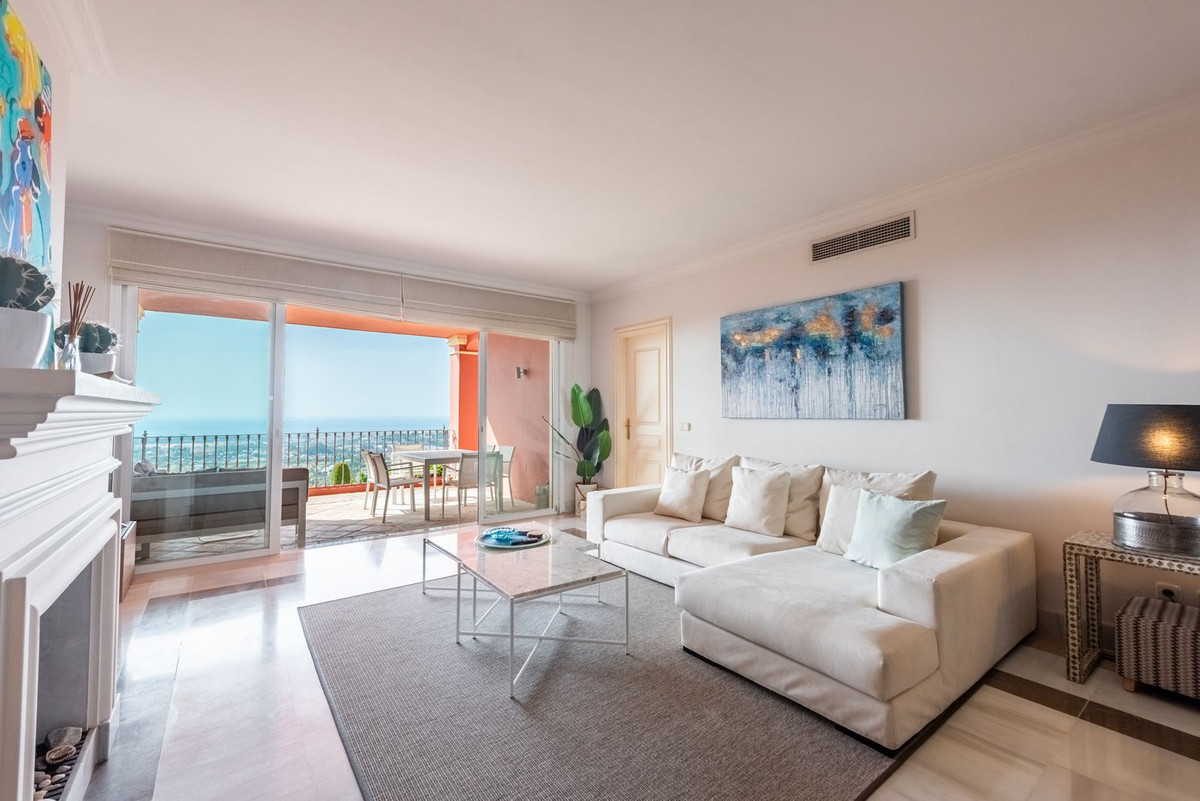 2 Bedroom Apartment for Sale in Monte Halcones
