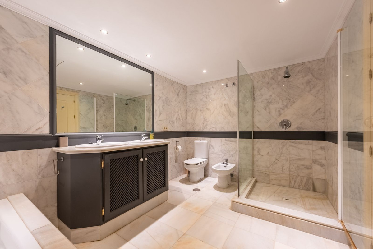2 Bedroom Apartment for Sale in Monte Halcones — view 18