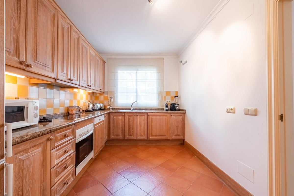 2 Bedroom Apartment for Sale in Monte Halcones — 8