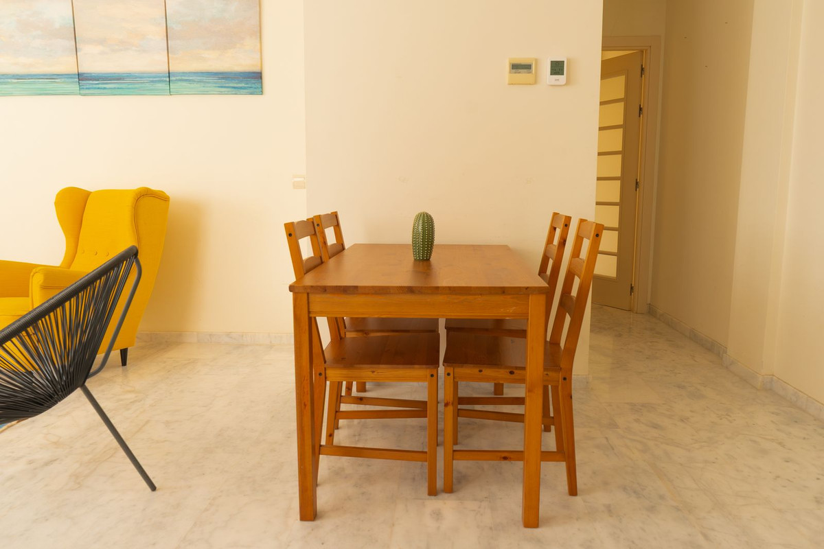 2 Bedroom Apartment for Sale in Estepona — view 2