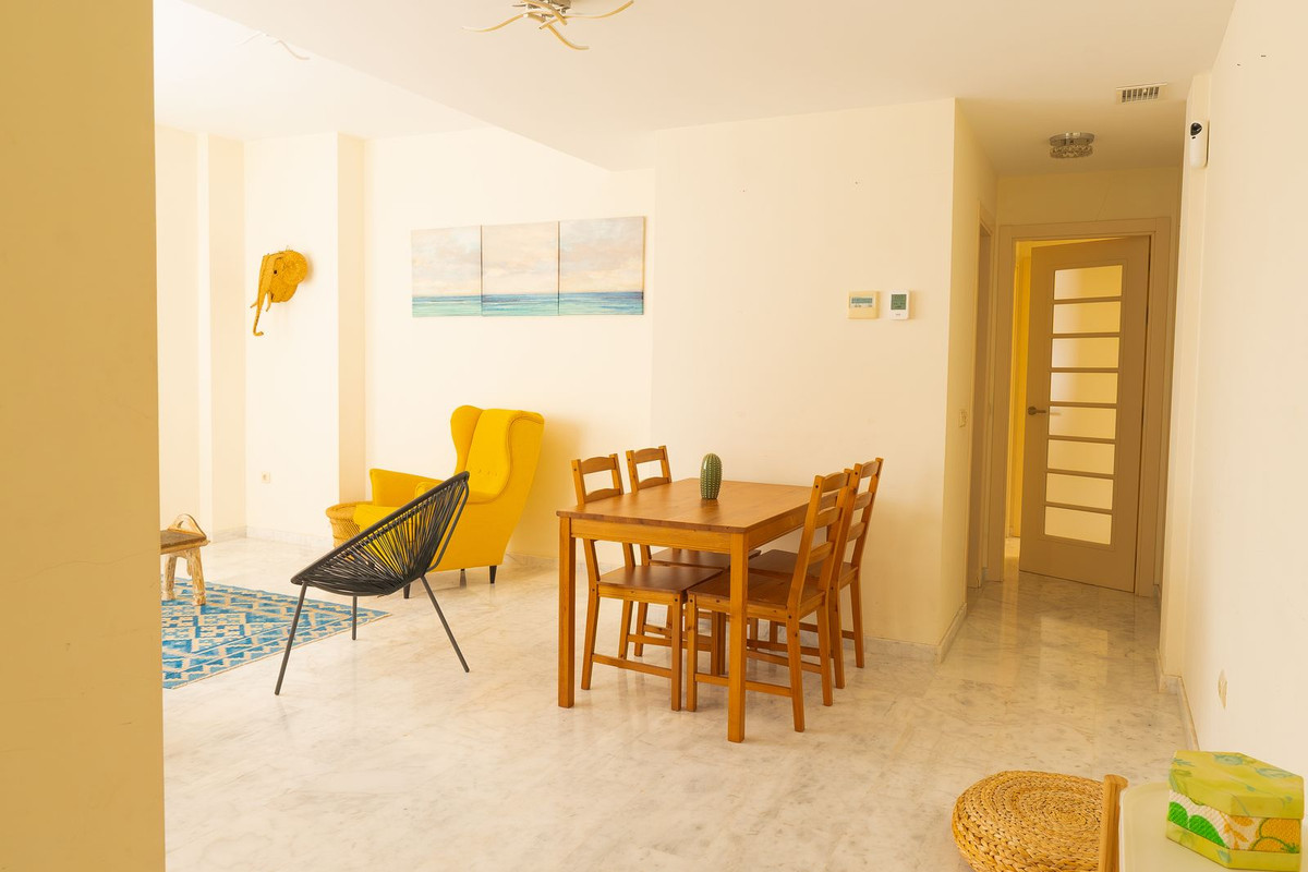 2 Bedroom Apartment for Sale in Estepona — view 3