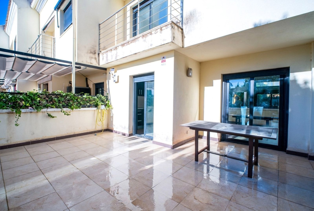 4 Bedroom Villa for Sale in Estepona — view 8