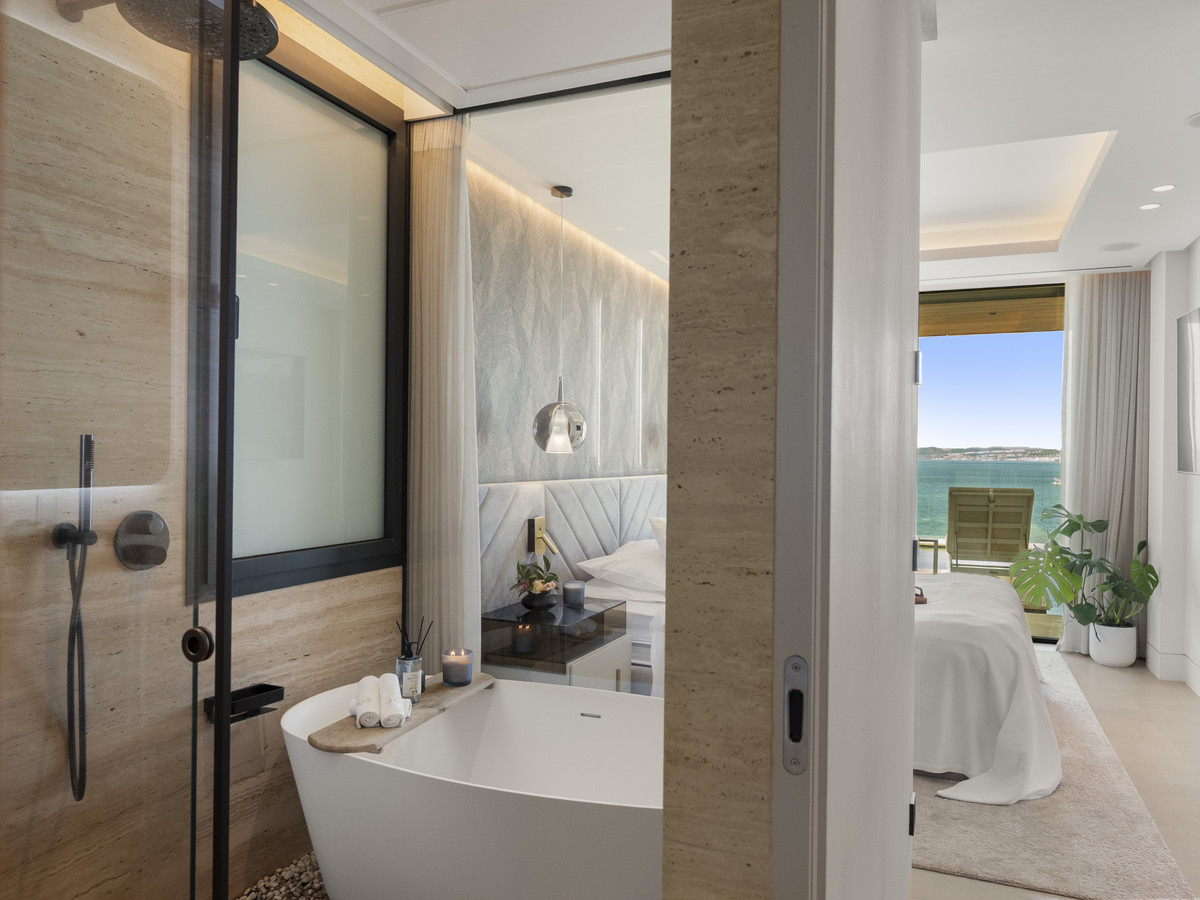 2 Bedroom Apartment for Sale in Estepona — view 13