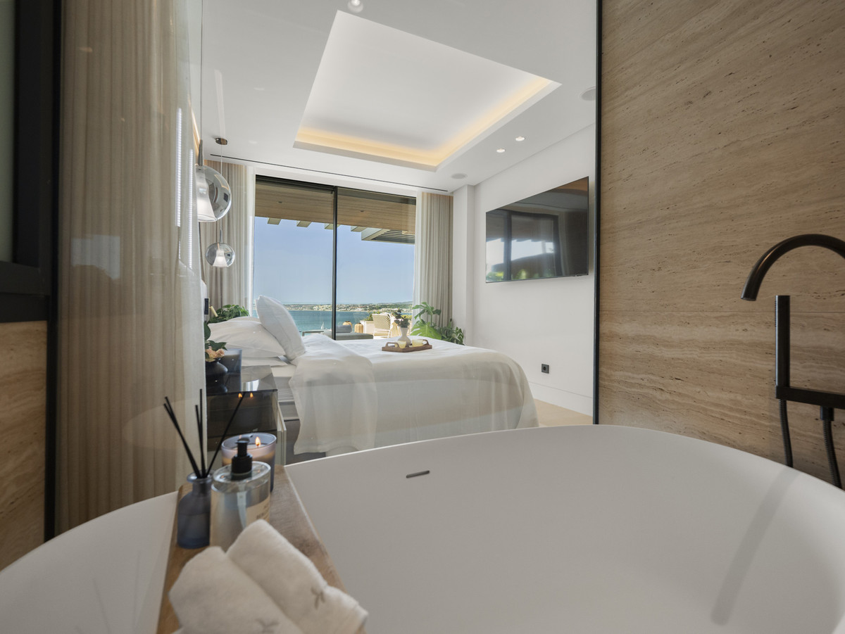 2 Bedroom Apartment for Sale in Estepona — view 15