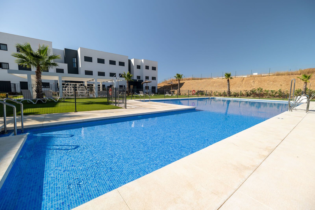 3 Bedroom Apartment for Sale in Estepona