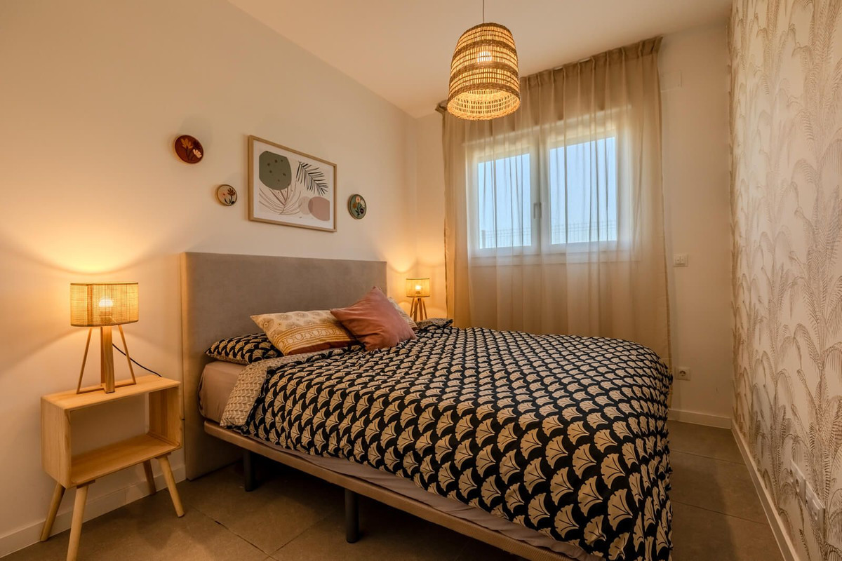 3 Bedroom Apartment for Sale in Estepona — view 11