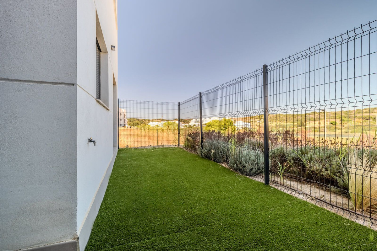 3 Bedroom Apartment for Sale in Estepona — view 15