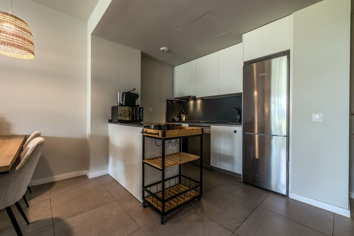 3 Bedroom Apartment for Sale in Estepona — view 5