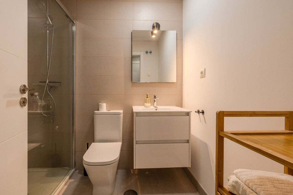 3 Bedroom Apartment for Sale in Estepona — view 9