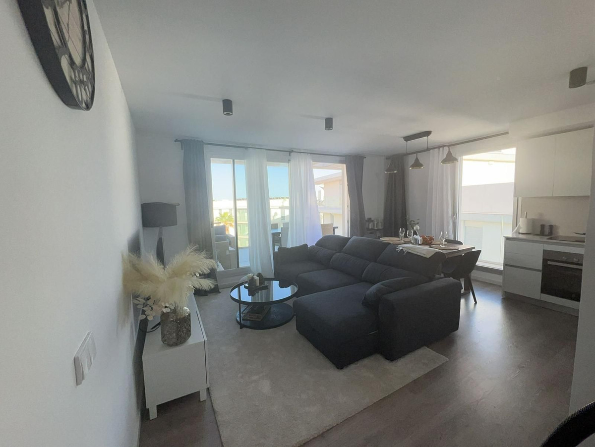 2 Bedroom Apartment for Sale in Estepona — view 5