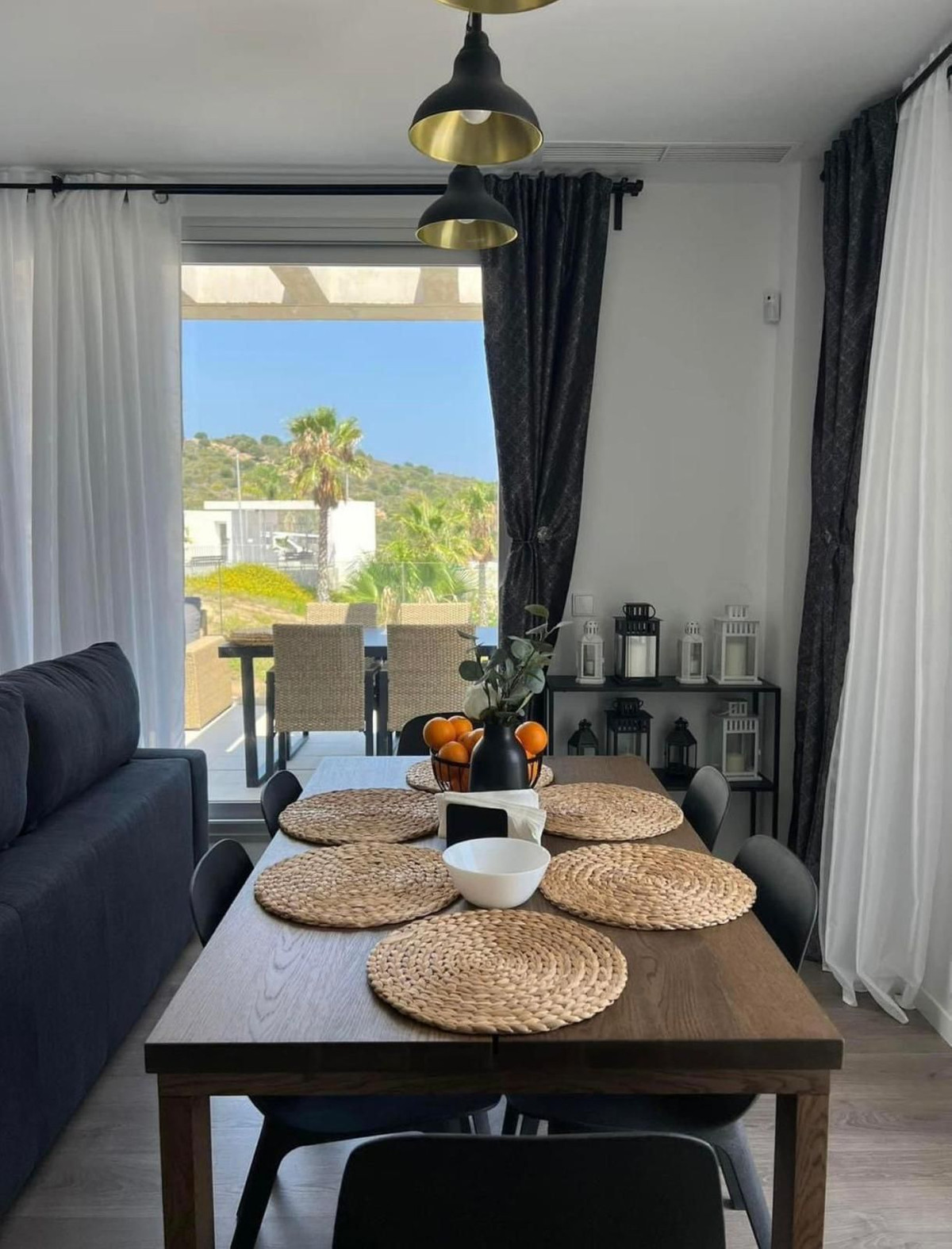 2 Bedroom Apartment for Sale in Estepona — view 6