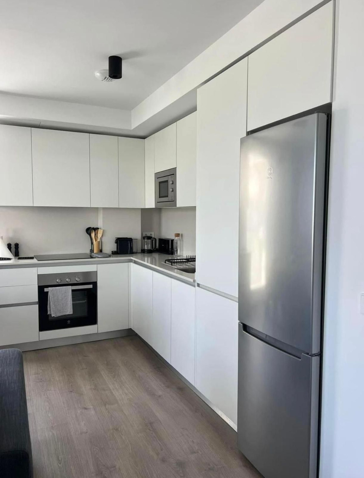 2 Bedroom Apartment for Sale in Estepona — view 8