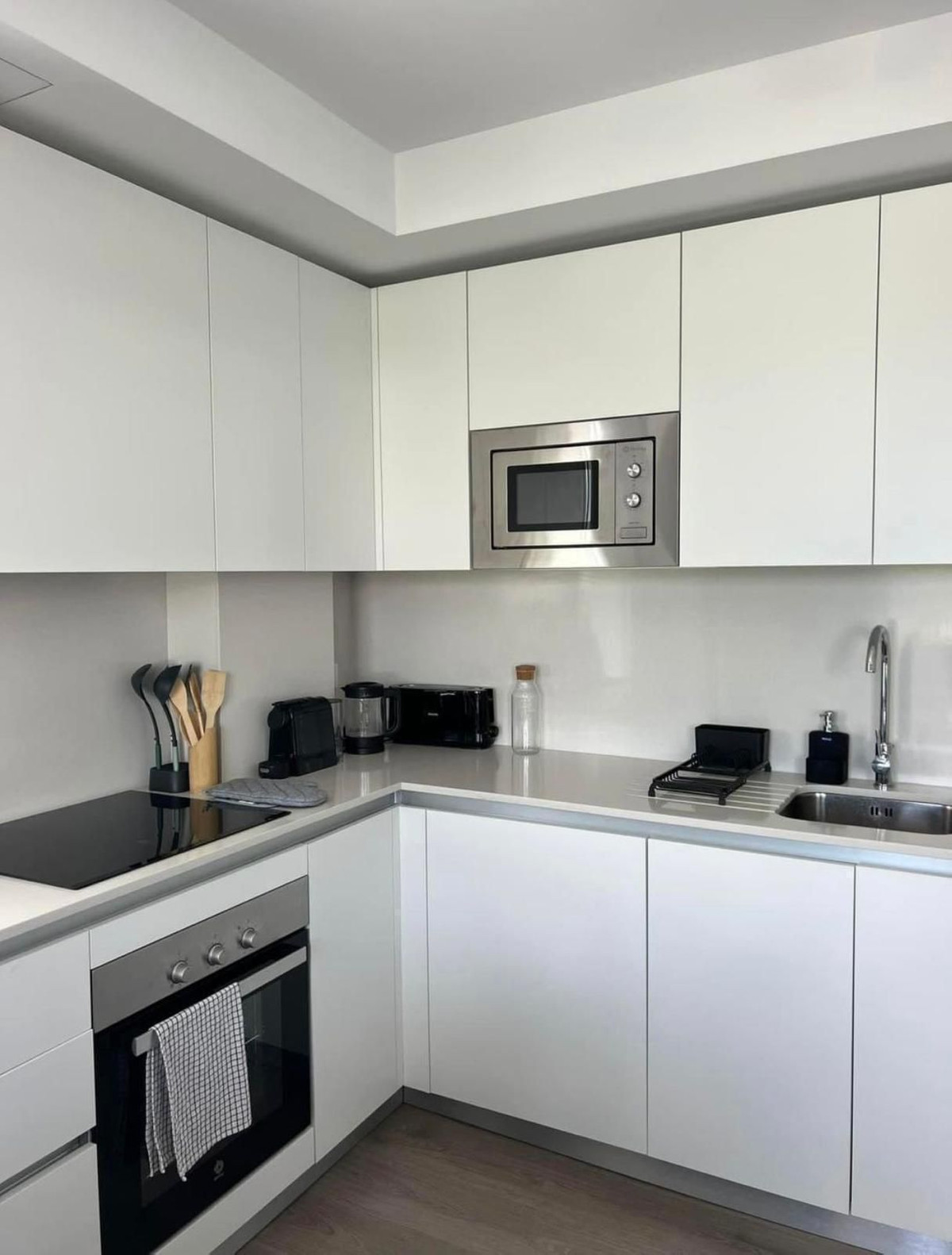 2 Bedroom Apartment for Sale in Estepona — view 9