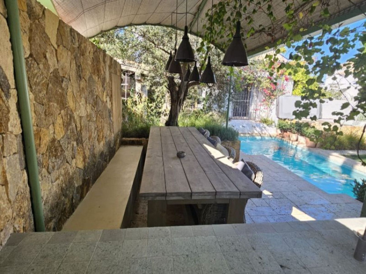 4 Bedroom Villa for Sale in Marbella — view 4