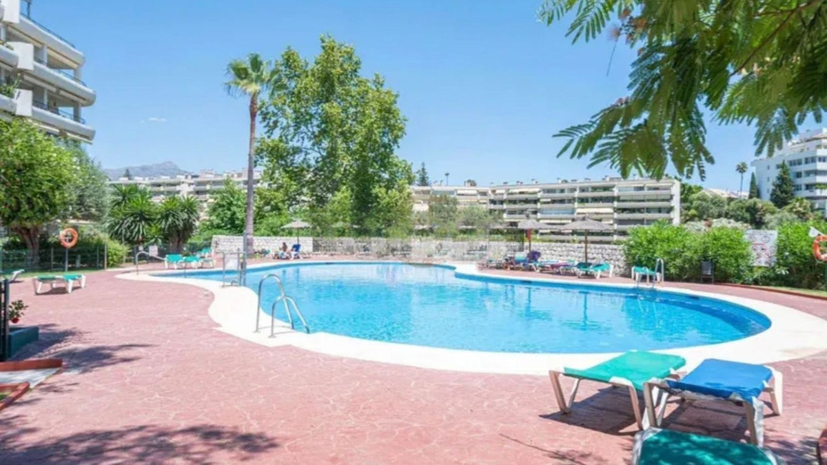 2 Bedroom Apartment for Sale in Guadalmina Alta — view 2