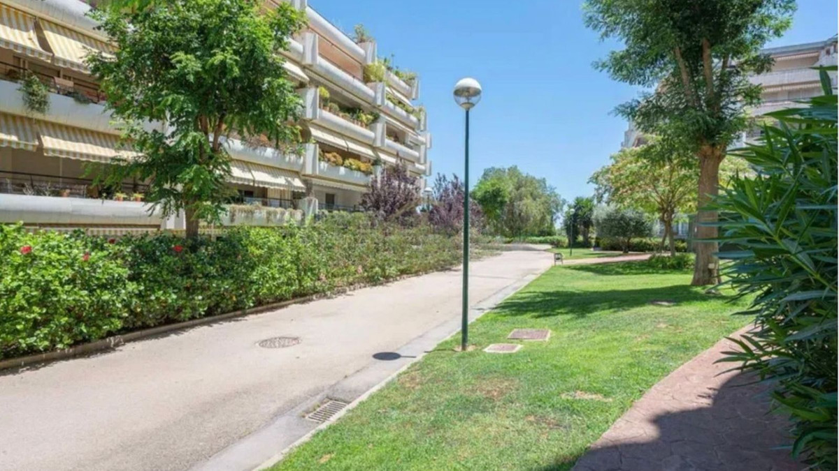 2 Bedroom Apartment for Sale in Guadalmina Alta — view 15