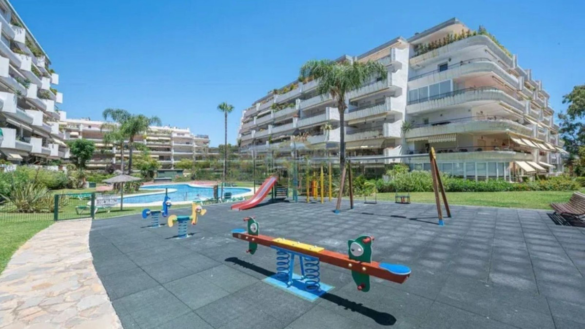 2 Bedroom Apartment for Sale in Guadalmina Alta — view 16