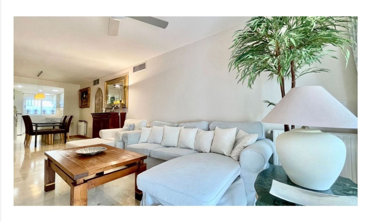 2 Bedroom Apartment for Sale in Guadalmina Alta — view 5