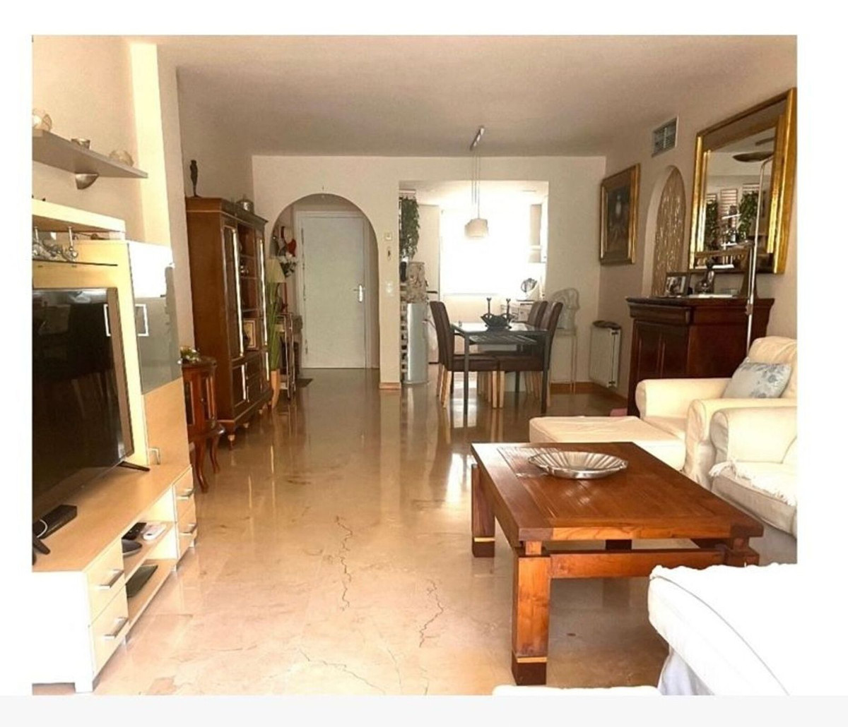 2 Bedroom Apartment for Sale in Guadalmina Alta — view 6
