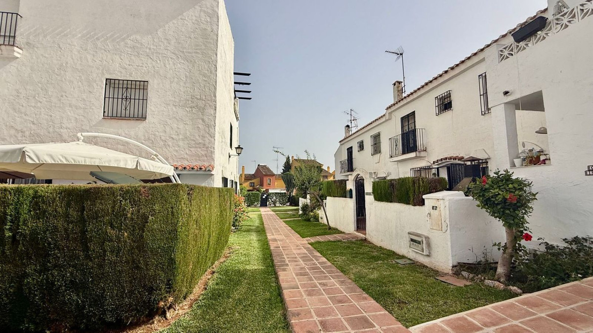 2 Dormitorios Villa en Venta en Marbella — view 5
