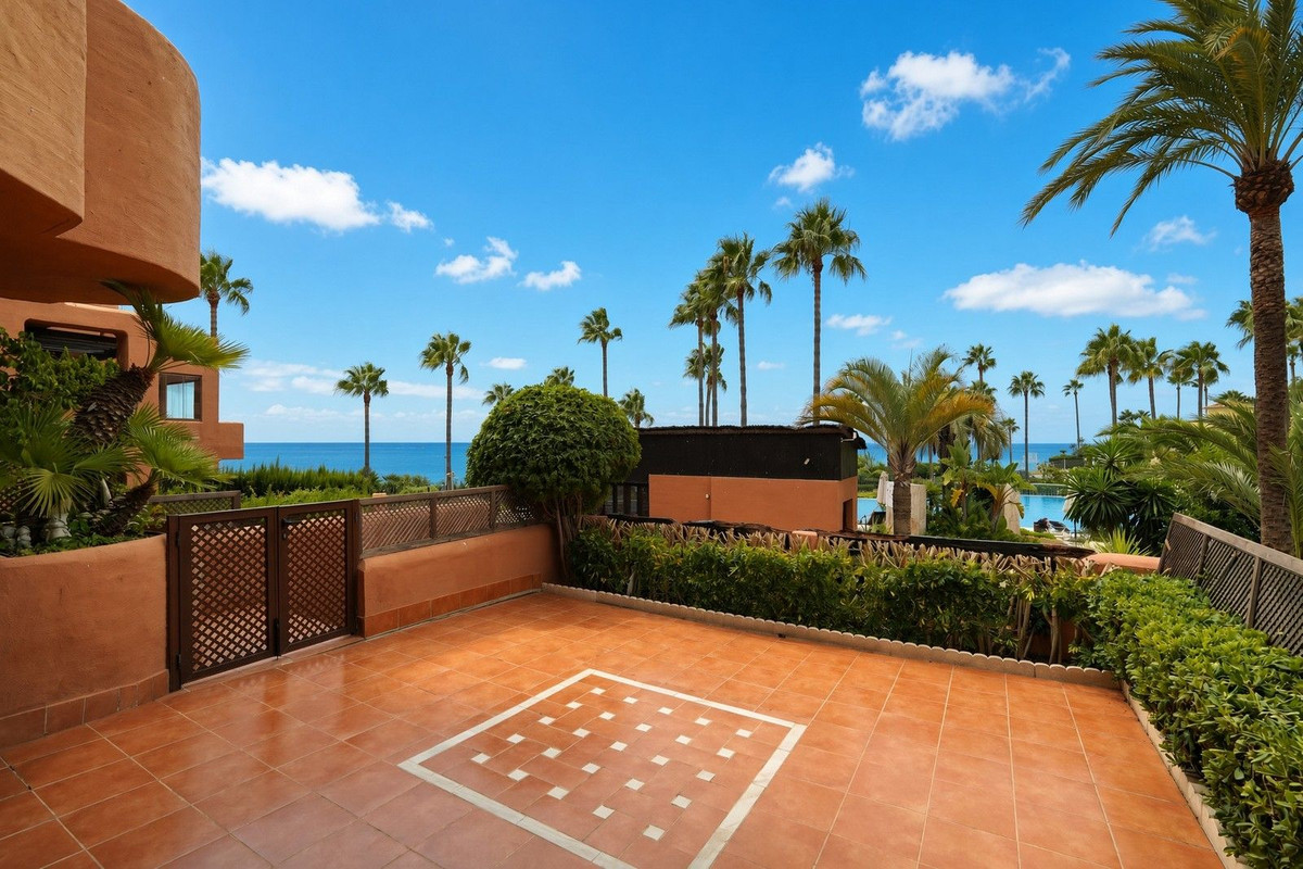 2 Bedroom Apartment for Sale in New Golden Mile