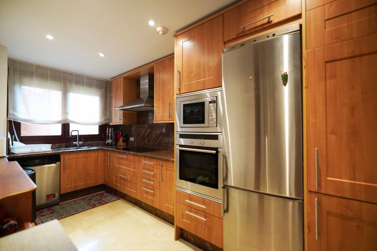 2 Bedroom Apartment for Sale in New Golden Mile — view 15