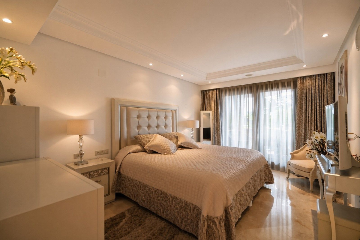 2 Bedroom Apartment for Sale in New Golden Mile — view 19