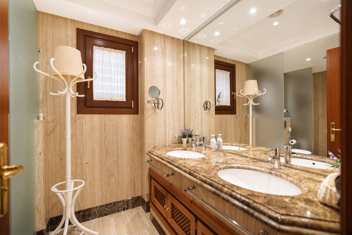 2 Bedroom Apartment for Sale in New Golden Mile — view 20