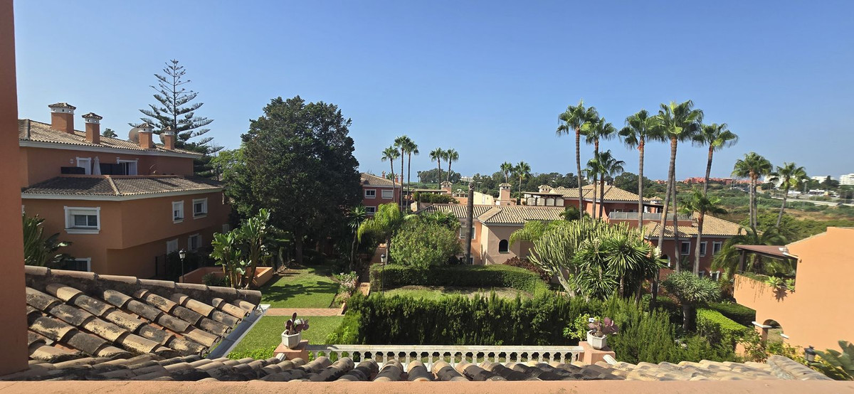 3 Bedroom Apartment for Sale in New Golden Mile — view 14