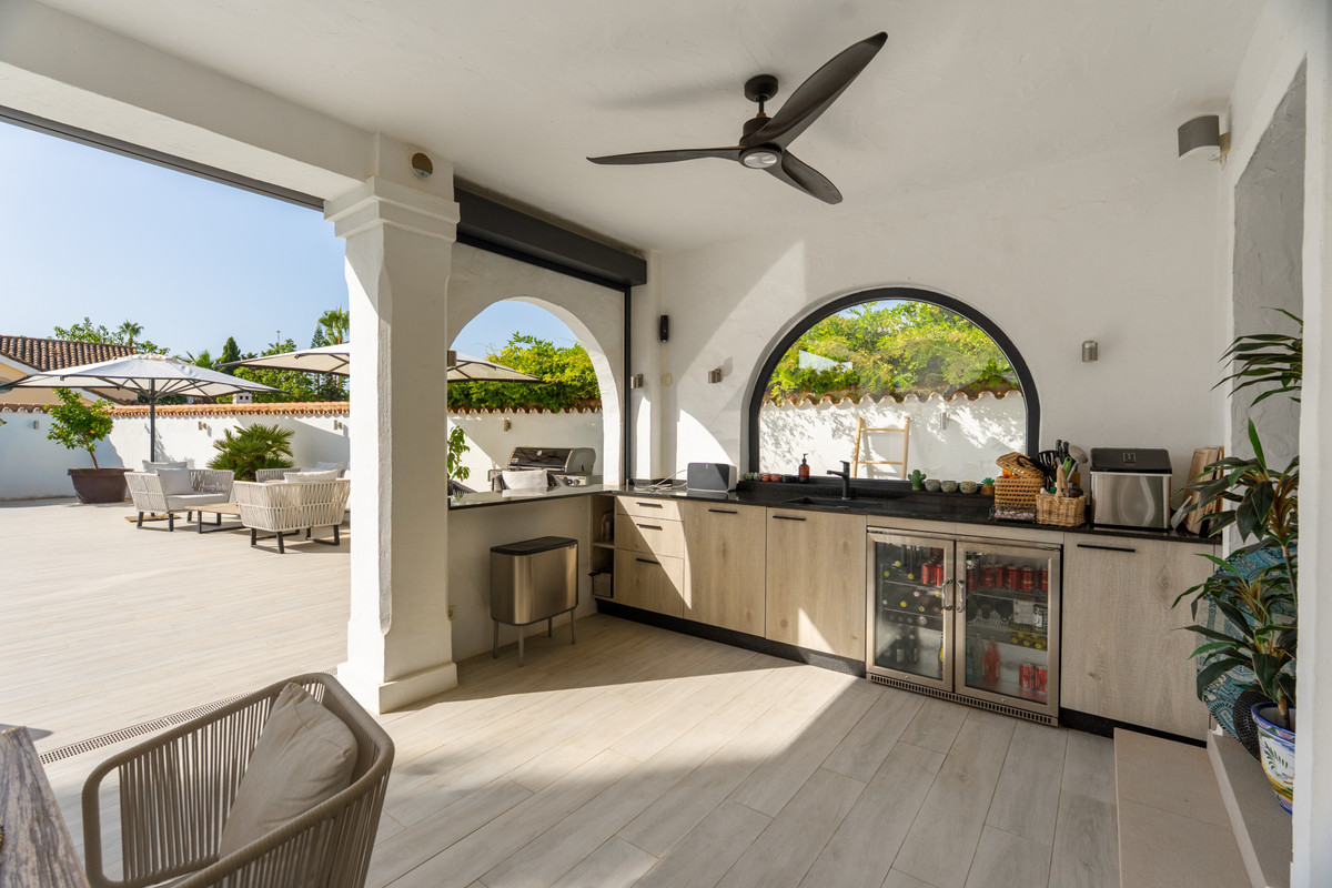5 Dormitorios Villa en Venta en Nueva Andalucía — view 12