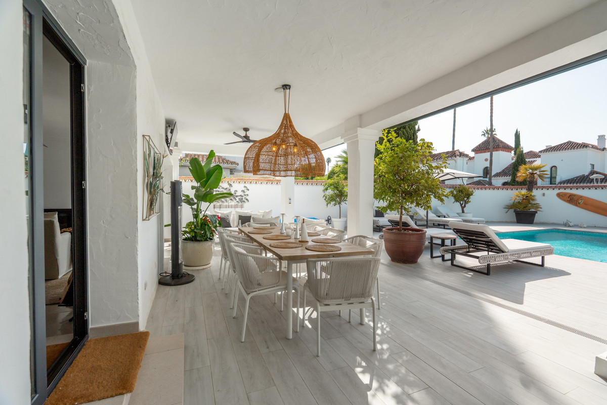 5 Dormitorios Villa en Venta en Nueva Andalucía — view 14